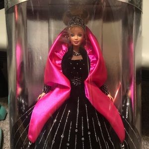 Happy Holidays Barbie 1998. NEW. RARE MISPRINT ON BOX.